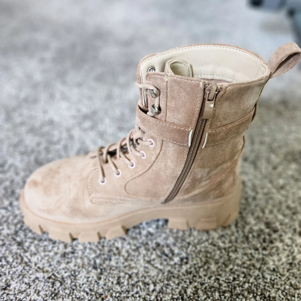 Platform - Picture 6 of 9